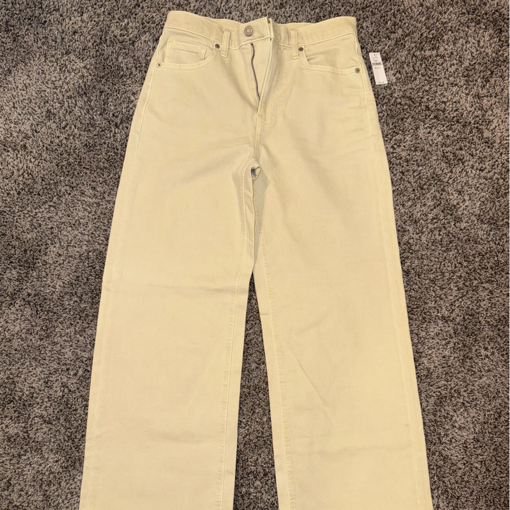 GAP Women's Straight Leg Pants in Cream